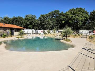 Camping pour 10 Personnes dans Vensac, Côte d’Argent, Photo 1