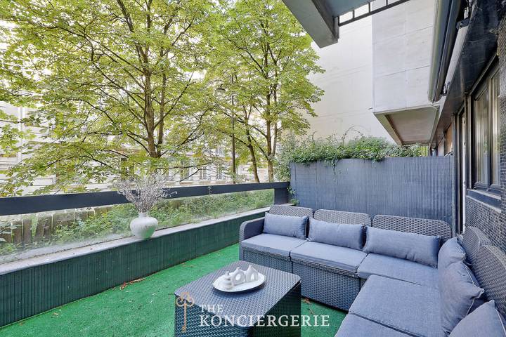 Appartement entier, Appartement de vacances pour 2 personnes avec jardin in Tour Eiffel, Paris