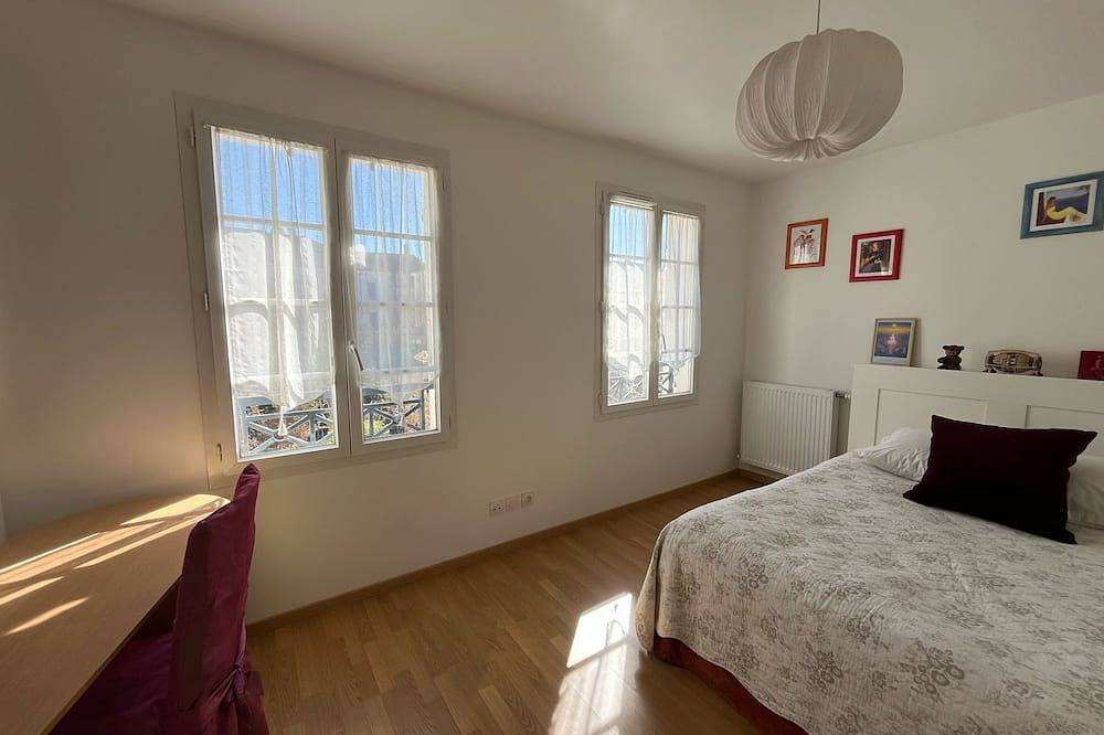 Beautifull Spacious House just 5 mins from Disneyland Paris in Magny-le-Hongre, Seine-et-Marne