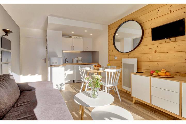 Gîte pour 4 personnes, avec Balcon ainsi que Terrasse et Piscine à Germ - 4
