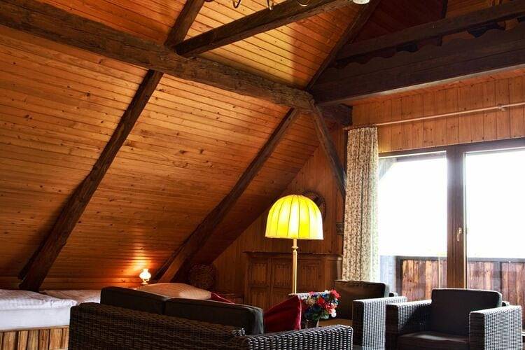 Bauernhaus in Nockberge bei Skiliften in Treffen am Ossiacher See, Villach-Land