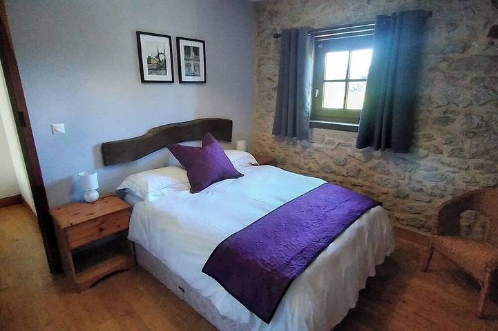 Location de vacances pour 4 personnes, avec piscine ainsi que jardin et terrasse à Piégut-Pluviers - 2