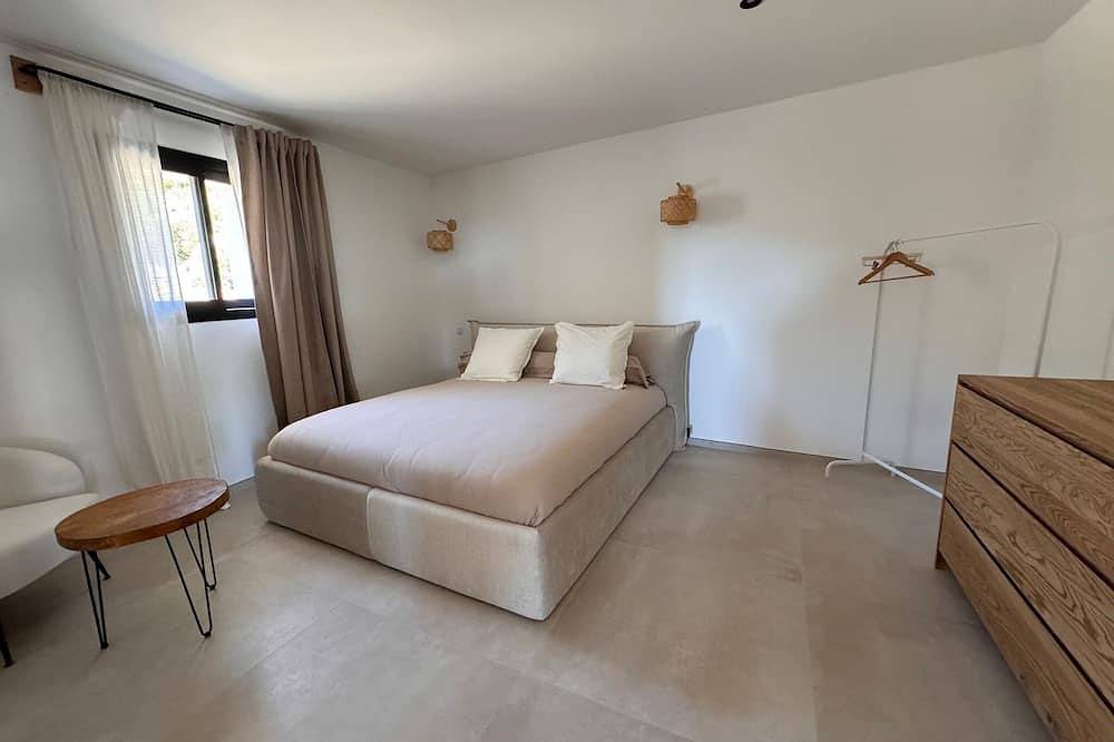 \"The Villa at Mas d'Antonegre in Montbazin, Côte d'Améthyste