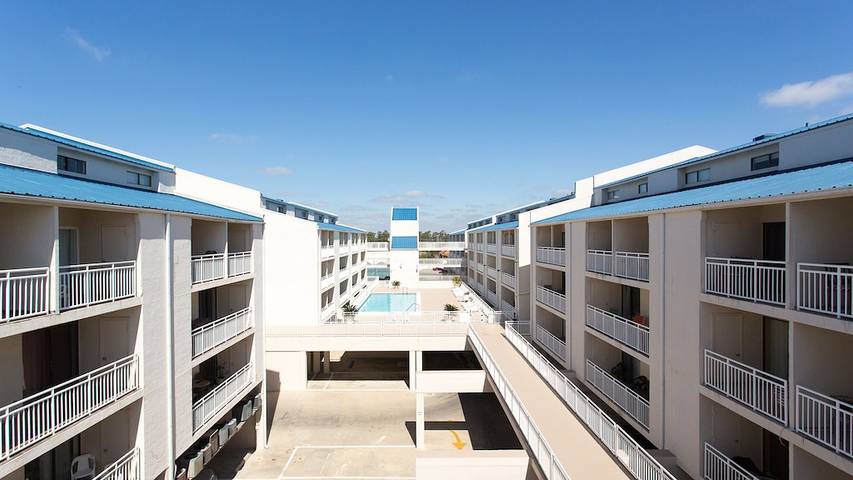 Vacation rental for 4 people, with pool and balcony in Alabama Gulf Coast