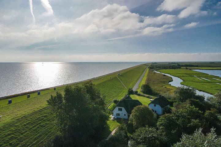 Ferienhaus für 4 Personen, mit Terrasse und Garten sowie Whirlpool in Pellworm