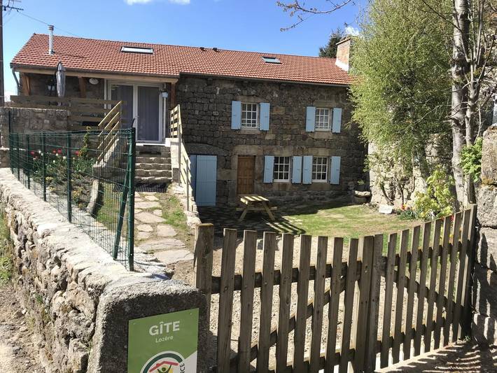 Gîte pour 5 personnes, avec Terrasse ainsi que Jardin et Vue