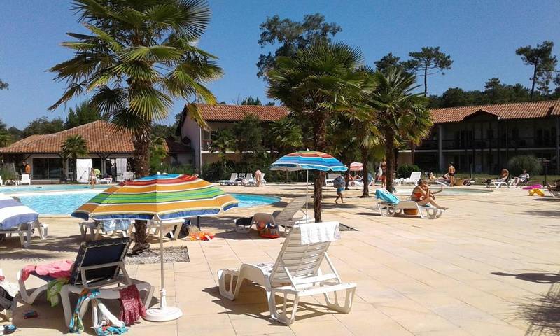 Appartement de vacances pour 5 personnes, avec vue ainsi que piscine et jardin, animaux acceptés