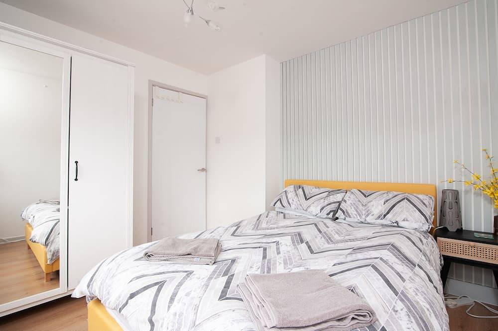 Vida moderna en el casco antiguo de Stratford-upon-Avon in Stratford upon Avon, Warwickshire