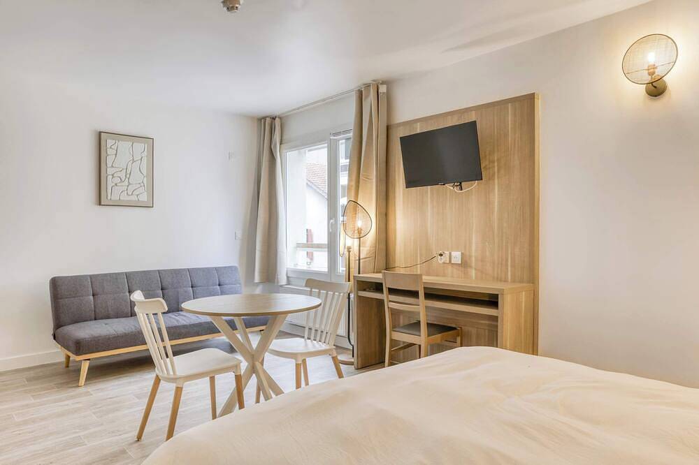 Appartement entier, Colivi 101 Studio Supérieur 30m2 Gare Annemasse in Annemasse, Région de Saint-Julien-en-Genevois