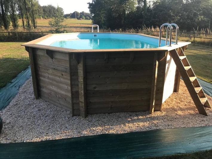 Location de vacances pour 8 personnes, avec vue ainsi que piscine et jardin à Chaulieu - 4