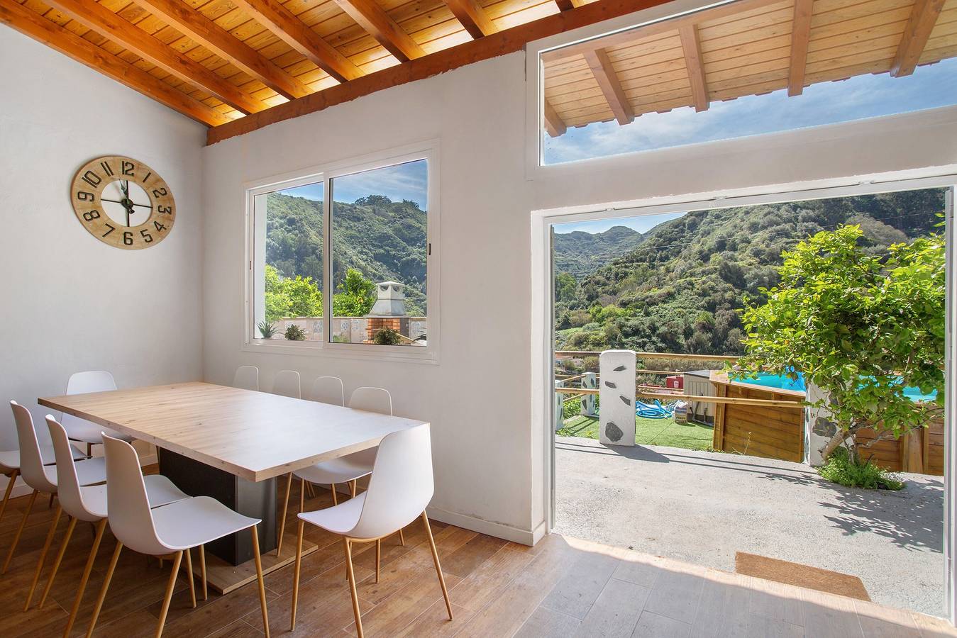 Maison de vacances "Casa Cueva" avec vue sur les montagnes, piscine privée et Wi-Fi in Las Rosadas, Teror