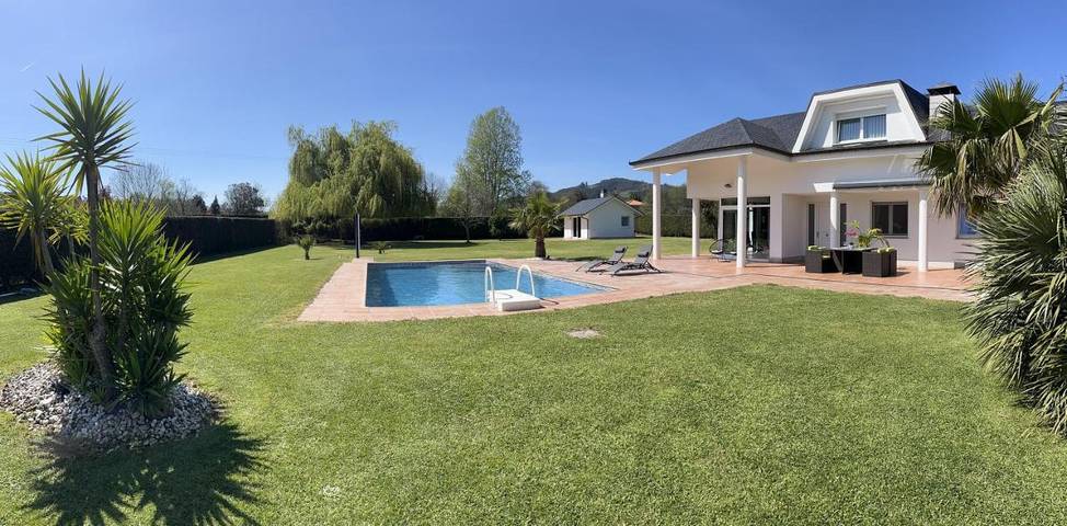 Chalet para 8 personas, con Terraza y Jardín además de Piscina y Vistas en Comarca de Santander - 3
