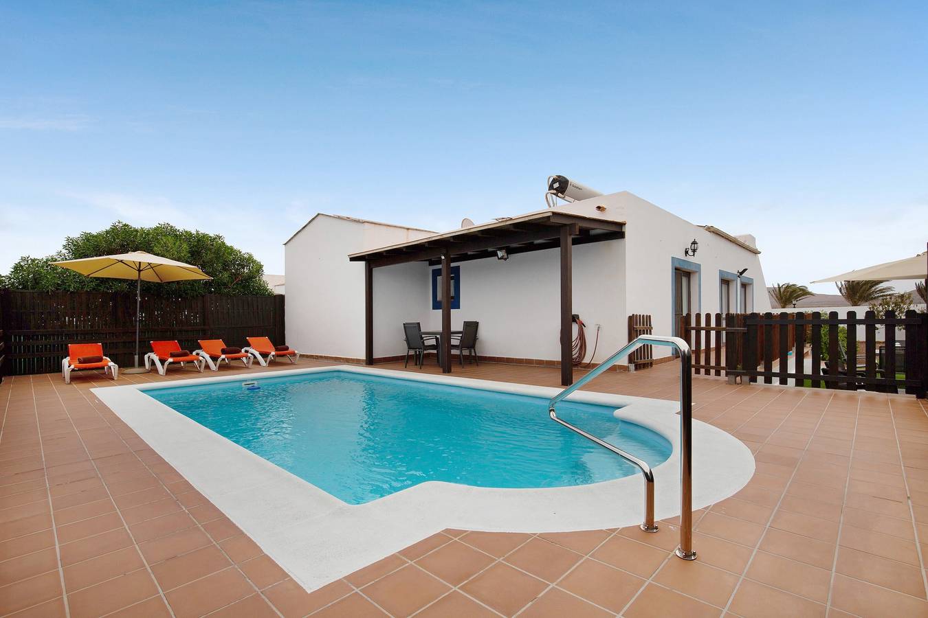 Charmante Villa "Susana" mit Bergblick, Garten, Terrasse & Pool in Villaverde, La Oliva