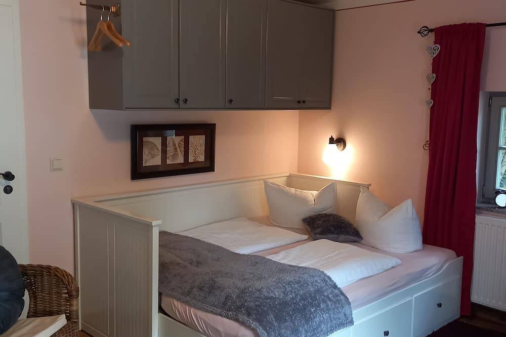 Ganze Wohnung, 5-Sterne-Familienidylle im Landhaus mit Naturpool und Infrarotkabine am See in Rammenau, Oberlausitz-Niederschlesien