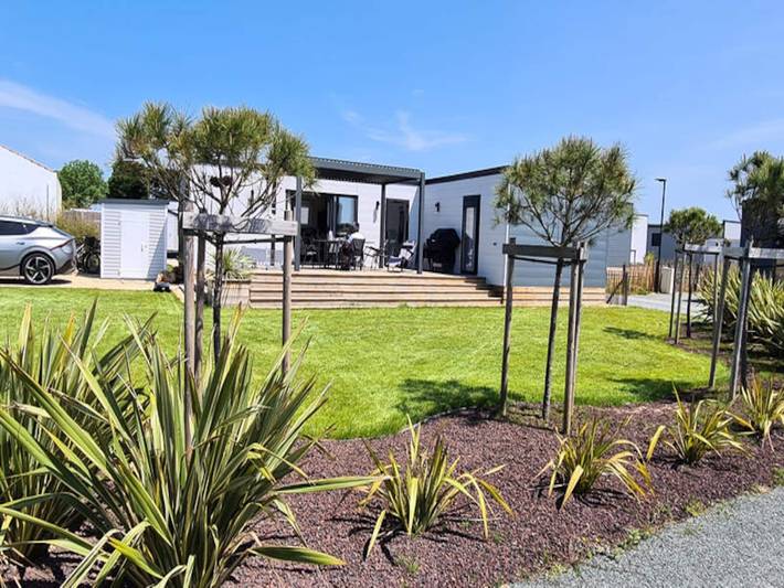 Appartement de vacances pour 6 personnes, avec piscine et jardin, adapté aux familles