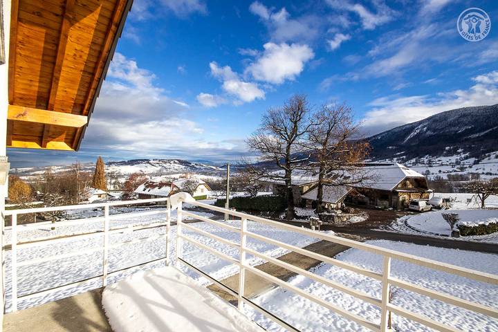 Gîte pour 4 personnes, avec terrasse et balcon/terrasse
