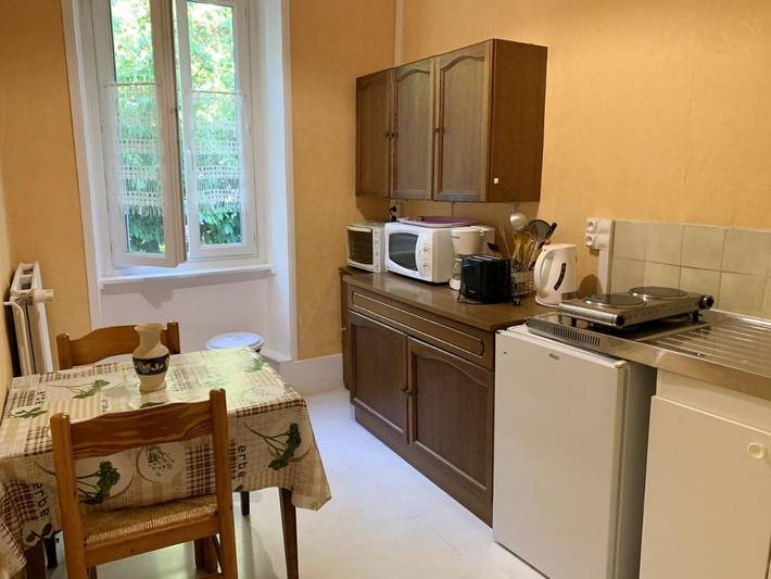 Gîte pour 2 personnes, avec balcon dans Thermes De Neris Les Bains Neris Les Bains - 3