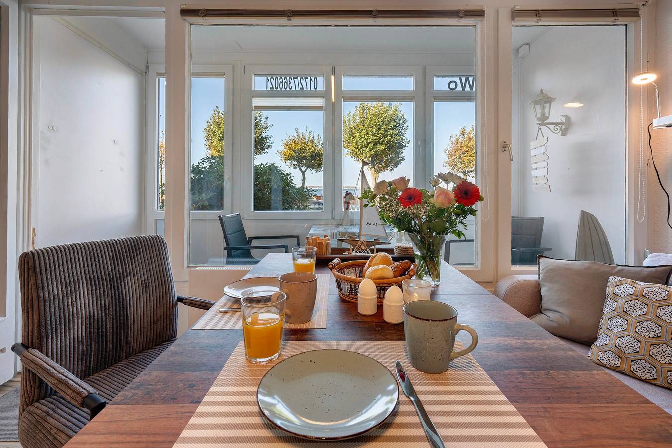 Ganze Wohnung, Ferienwohnung 'Fördetraum, Erste Reihe,Strand 20 M' mit Meerblick, Privatem Garten und Wi-Fi in Kieler Förde, Laboe