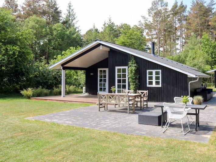 Feriehus for 8 personer, med terrasse, barnevennlig i Helberskov
