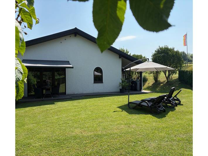 Ferienhaus für 4 Personen, mit Garten und Sauna in Gönnersdorf