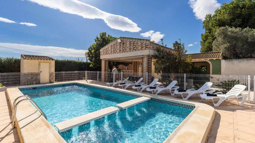 Holiday apartment for 12 people, with garden and pool - 1