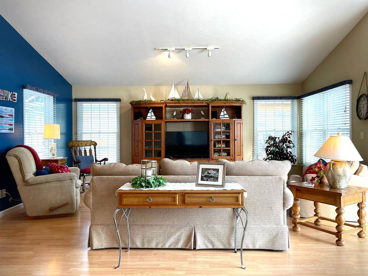 Lake House | Shallow Sandy | Kayaks | Family Fun in LaGrange County