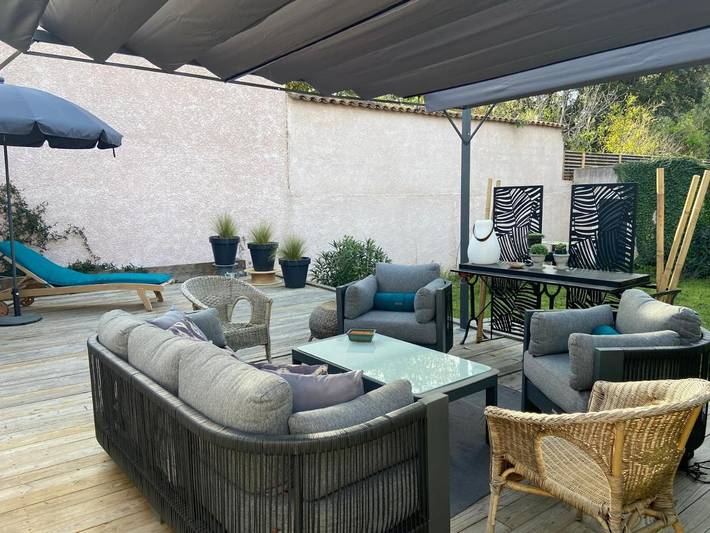 Location de vacances pour 4 personnes, avec jardin à Saint-Marc-Jaumegarde - 2