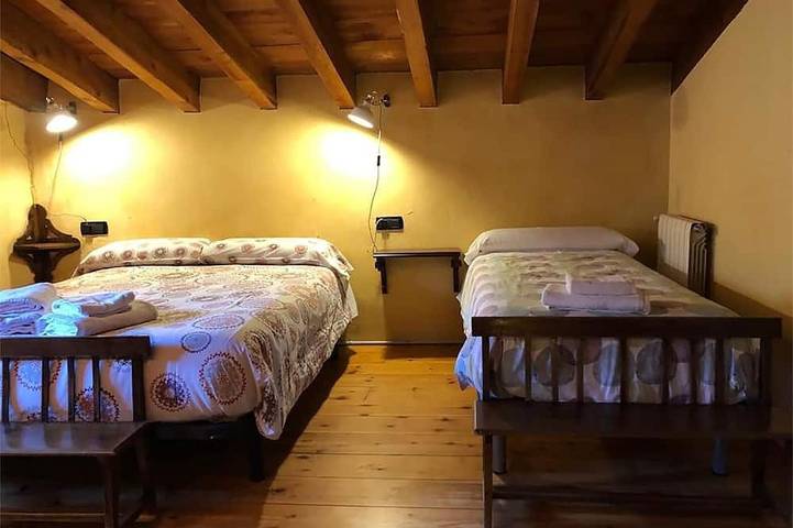 Gîte pour 10 personnes, avec jardin et balcon à Pardines - 3