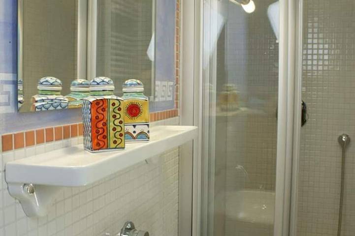 Doppelzimmer 3  Dusche/Wc - Pension Haus Sonneck in Manderscheid, Bernkastel-Kues & Umgebung
