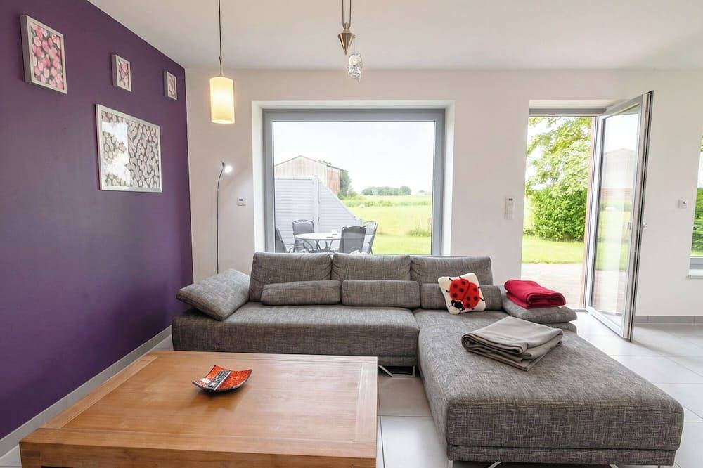 Ganze Wohnung, Landglück – Ferienhaus mit Terrasse, Garten und Platz für bis zu 9 Gäste in Oesterdeichstrich, Dithmarschen