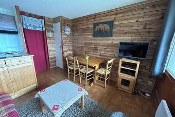 Gîte pour 6 personnes, avec balcon et jacuzzi à Montgellafrey