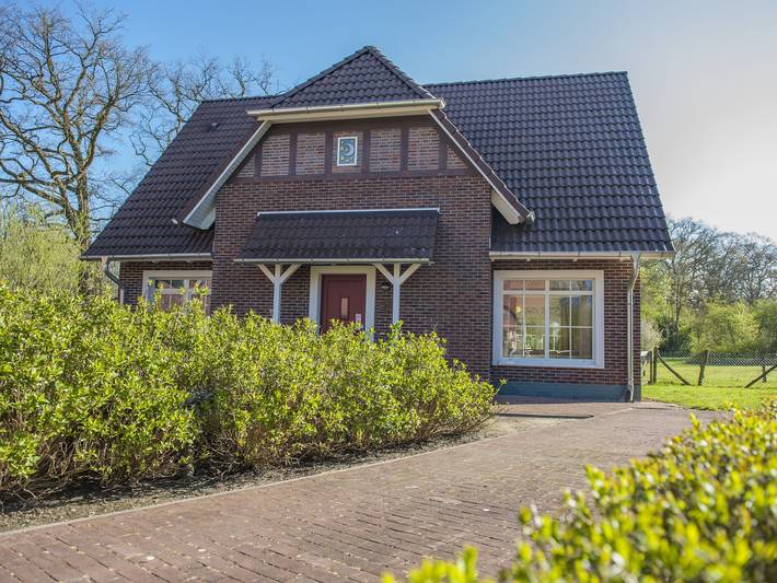 Ferienhaus für 12 Personen, mit Whirlpool und Terrasse sowie Garten und Sauna in Bad Bentheim
