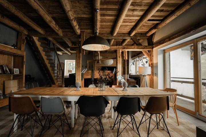 Gîte pour 12 personnes, avec Terrasse et Jardin ainsi que Sauna et Vue