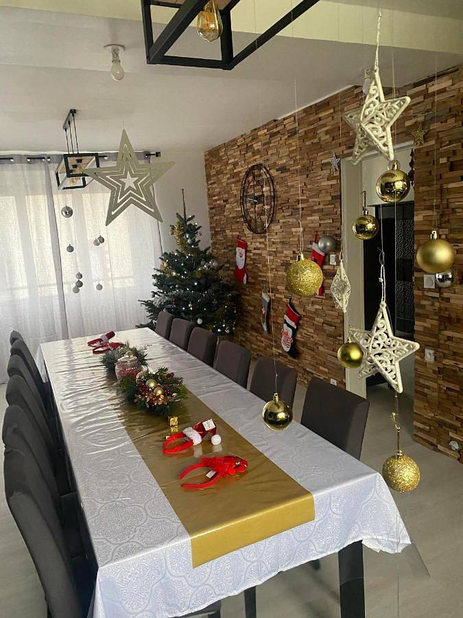 Casa de vacaciones para 11 personas, con jardín además de piscina y vistas - 1