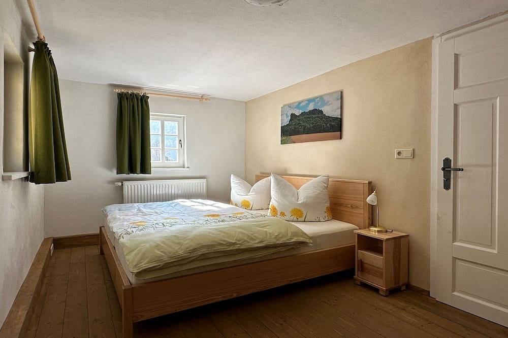 Ganze Wohnung, Gründelstube - gemütliche, große Ferienwohnung bei Bad Schandau in Porschdorf, Bad Schandau