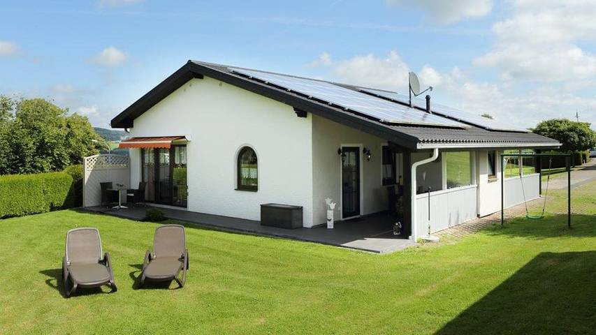 Ferienhaus für 4 Personen, mit Sauna und Ausblick sowie Garten, mit Haustier