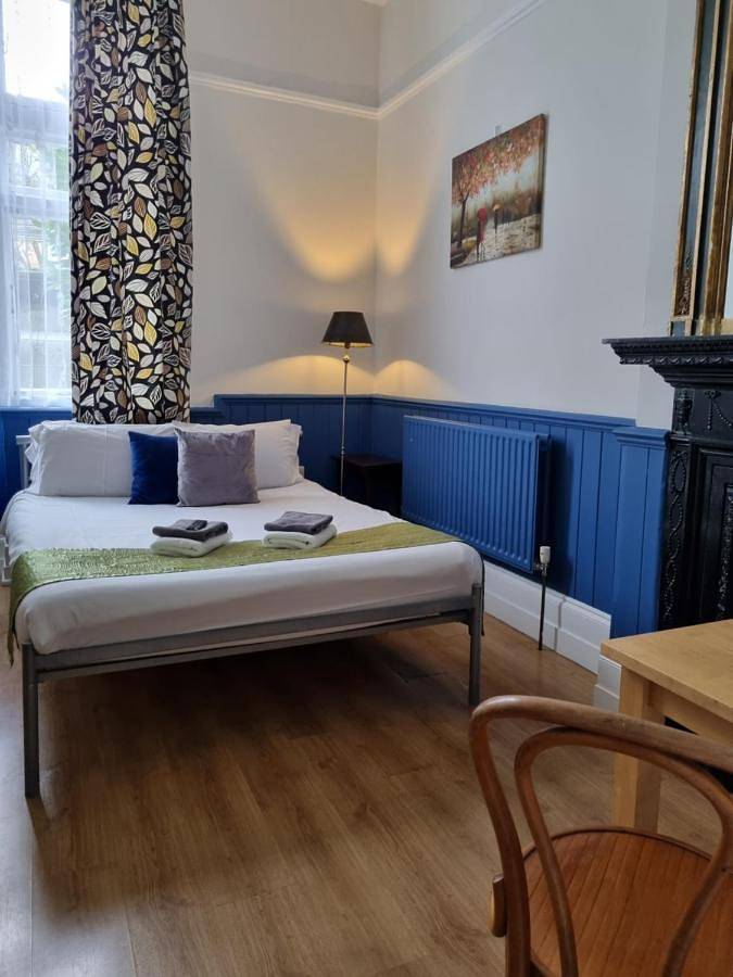 The Windmill Hotel in Brent, Londres