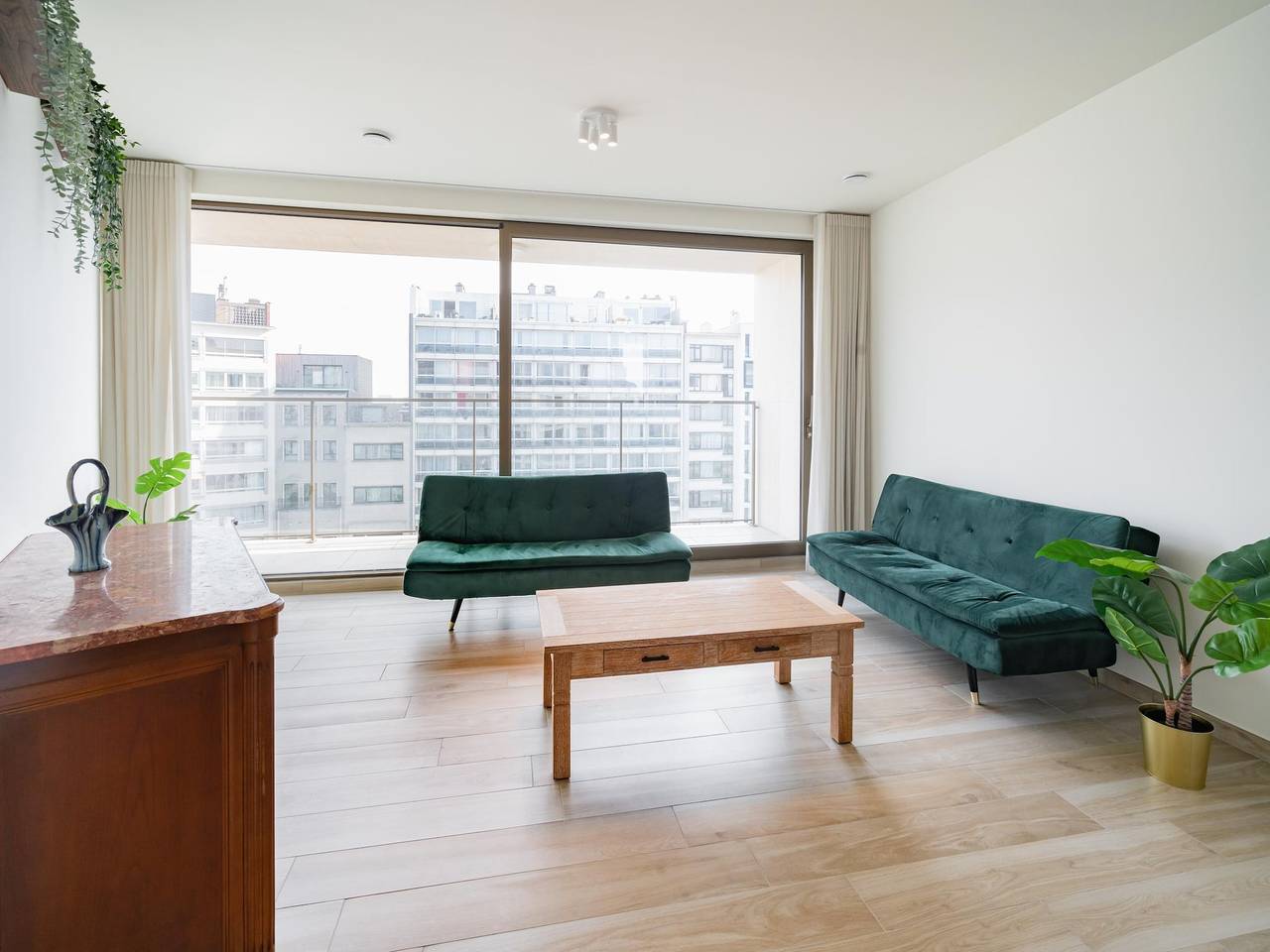 Entire apartment, Exquisite Apartment with Cityview Balcony in Antwerp, Antwerp region