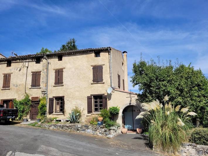 Gîte pour 15 personnes, avec vue et jardin à Rodome