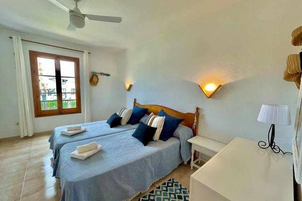 Entire apartment, Cavalleria - Apto con Piscina y Junto a la Playa in Cala Blanes, Ciutadella