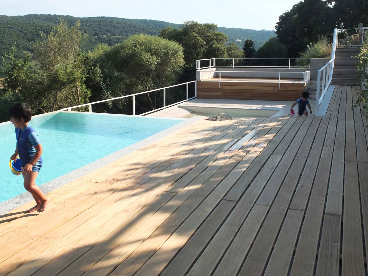 Room 'Jane Tarzan' with Shared Pool, Private Terrace and Air Conditioning in Gallura