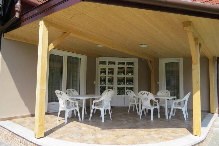 Ganze Ferienwohnung, 4 fös apartman in Balatonlelle, Plattensee Südufer