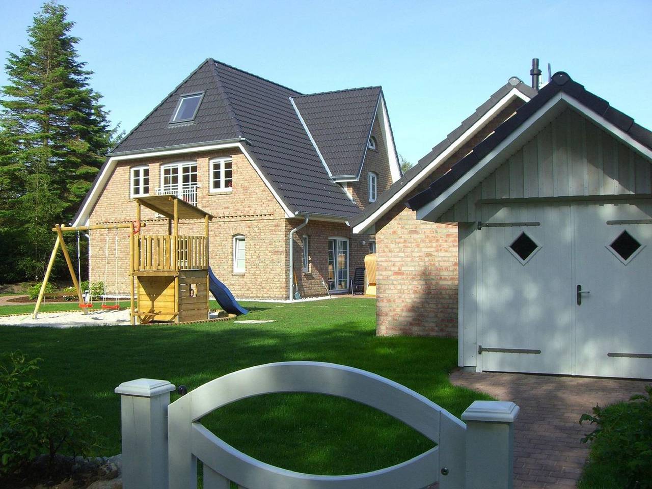 Ganze Wohnung, Ausguck: Hüs in Lee auf Amrum, Waldnähe, Garten, Kinderspielplatz für Kinder, Sauna, Wlan in Nebel, Amrum