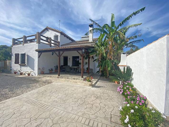 Maison écologique avec vue panoramique dans un endroit calme à Zahora. 6 pax. in Playa de Zahora, Barbate