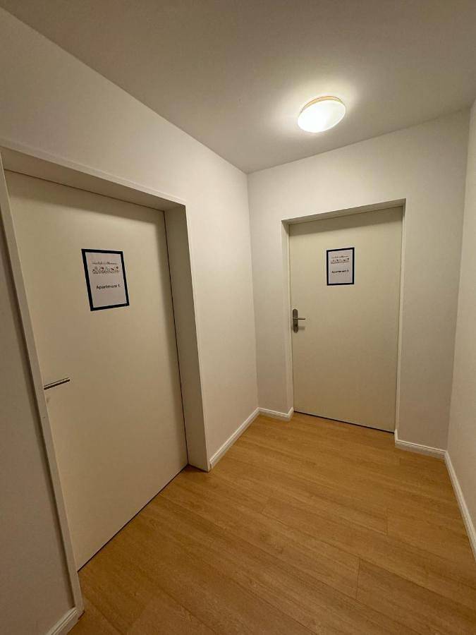 Ganze Wohnung, Fc-Apartmenthaus Falkensee mit großem Garten und Pkw Stellflächen in Falkensee, Havelland