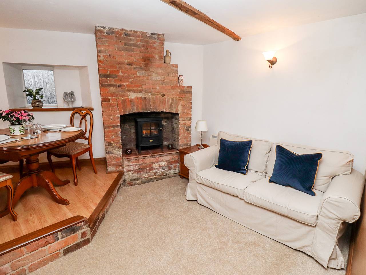 5A Waterfall Way in Harborough, Leicestershire