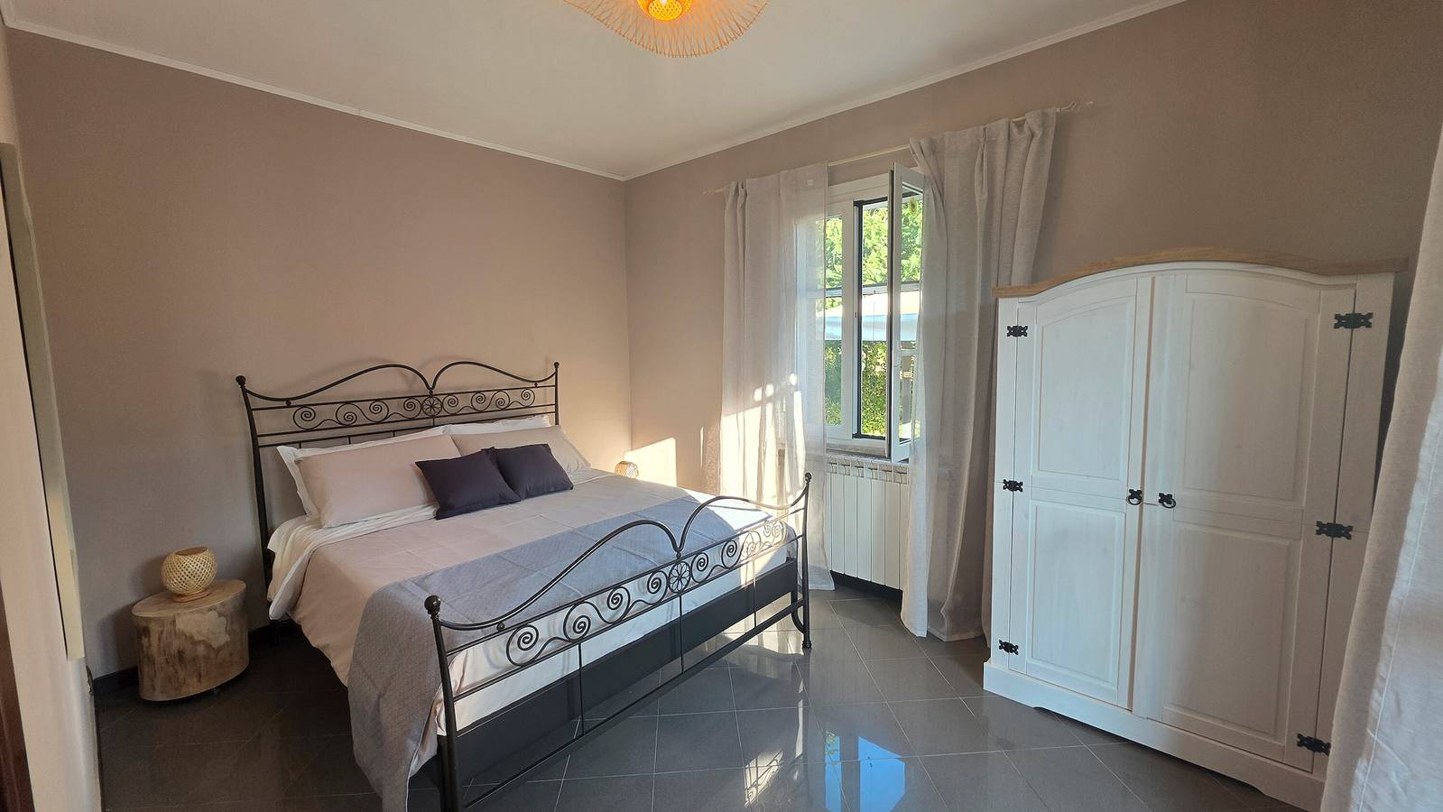 Vakantiehuis 'Il Nido Sul Lago' met Uitzicht op het Meer, Privéterras in Osiglia, Ligurische Alpen