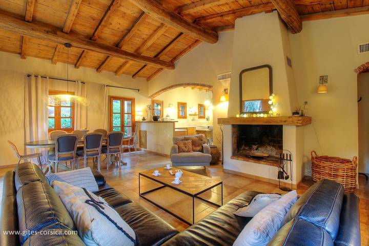 Gîte pour 8 personnes, avec Terrasse et Jardin ainsi que Piscine et Vue à Sollacaro - 4