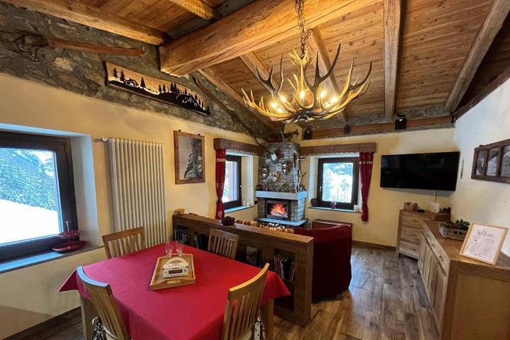 Chalet für 4 Personen, mit Terrasse und Garten sowie Ausblick in Courmayeur