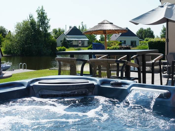 Lieskehuis Wellness de Luxe 10+2 in Vlagtwedde, Région de Groningen